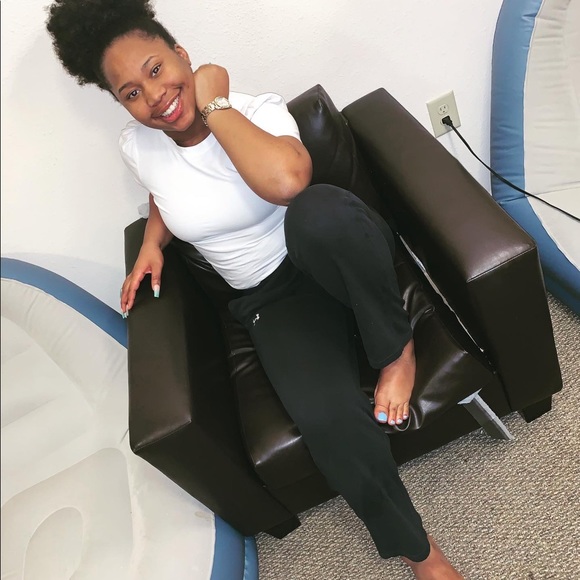 Meet your Posher, Jasha - Picture 4 of 4